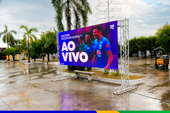 Praça São Pedro reúne torcedores para acompanhar estreia do Brasil na Copa do Mundo 2026