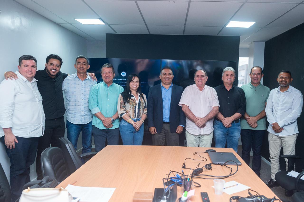 Prefeito Samuel Ribeiro Reforça Compromisso com o Desenvolvimento Regional durante Assembleia d...